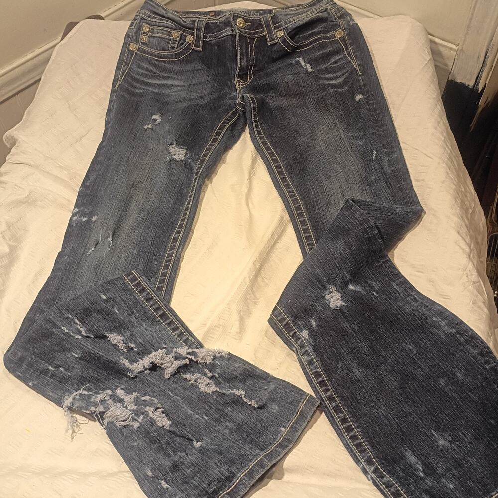 EXTREME Thrashed Destroyed Distressed Miss Me Women's Embroidered Jeans 29 X 34